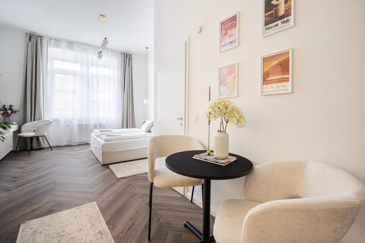 E13 - Grand Boulevard Heritage Suite - Best Location By Bqa Budapest Kültér fotó