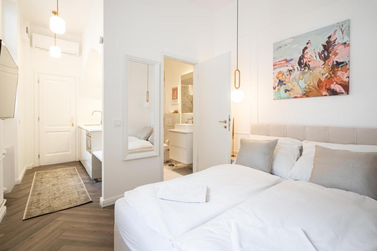 E13 - Grand Boulevard Heritage Suite - Best Location By Bqa Budapest Szoba fotó