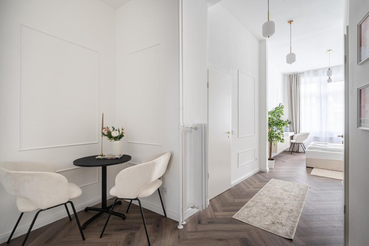 E13 - Grand Boulevard Heritage Suite - Best Location By Bqa Budapest Kültér fotó